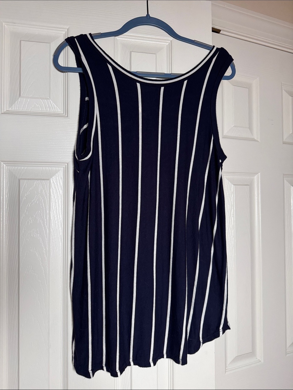 Sew in love Striped Navy and White Sleeveless Women’s Tank Top size large